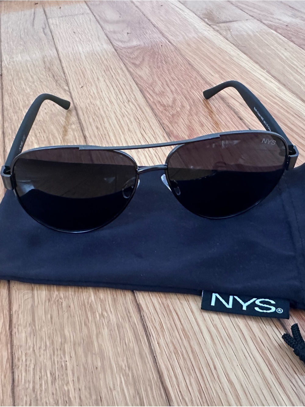 Men’s Black Aviator Sunglasses